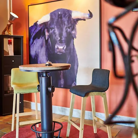 巴约讷宜必思尚品酒店 3*