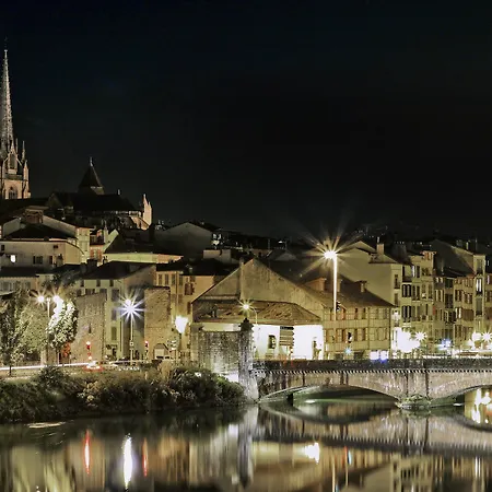 酒店 巴约讷宜必思尚品酒店