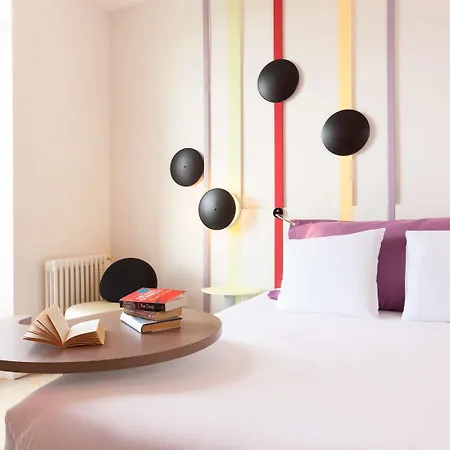 巴约讷宜必思尚品酒店