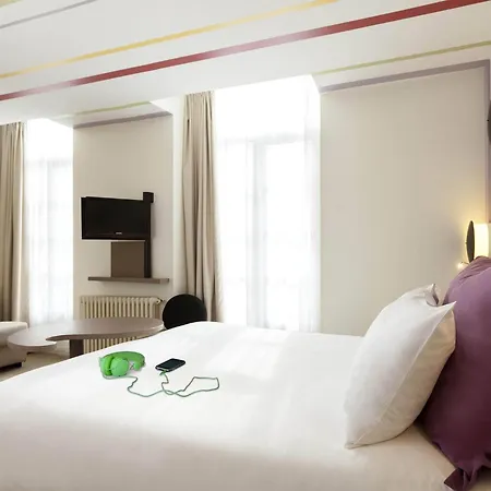 巴约讷宜必思尚品酒店 酒店 3*