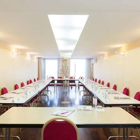Ibis Styles מלון באיון