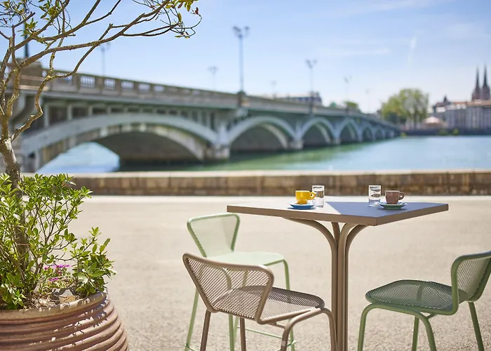 Ibis Styles Бейонн